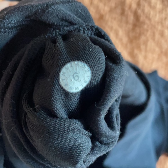 Lululemon black align leggings 28” full length - Picture 6 of 6